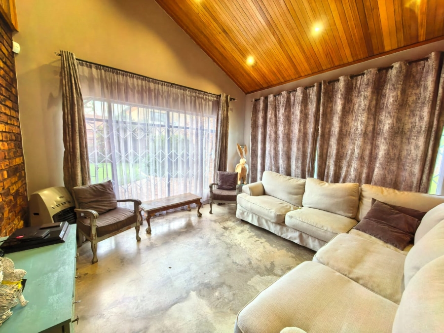 5 Bedroom Property for Sale in Vaalpark Free State